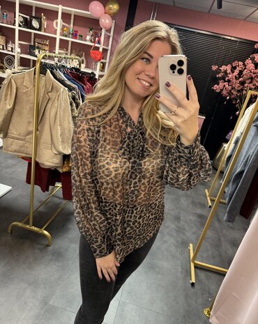 Licht doorschijnend panter blouse