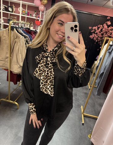 Satijnen blouse met Panter 