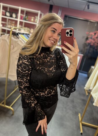 Kanten tops met wijd uitlopende mouwen - super trendy