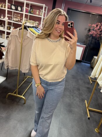 Beige shirt met korte mouw en sierstenen