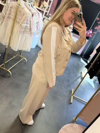 Jas No&eacute; beige 