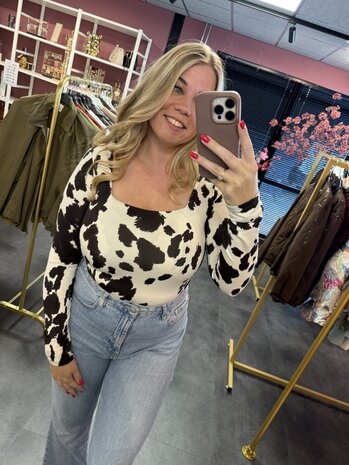 By Swan -koeienprint basic shirt met vierkante hals 