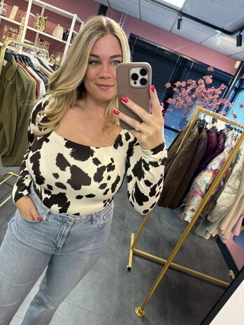 By Swan -koeienprint basic shirt met vierkante hals 