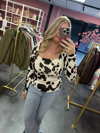 By Swan -koeienprint basic shirt met vierkante hals 