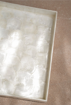 The Capiz plate - wit