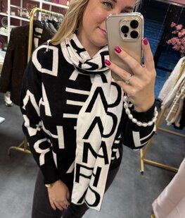 Trui zwart inclusief sjaal