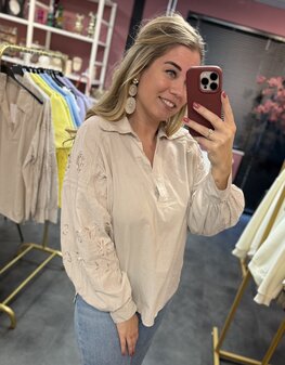 Ayla blouse beige