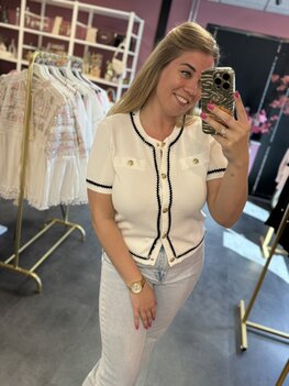 Top met gouden knopen